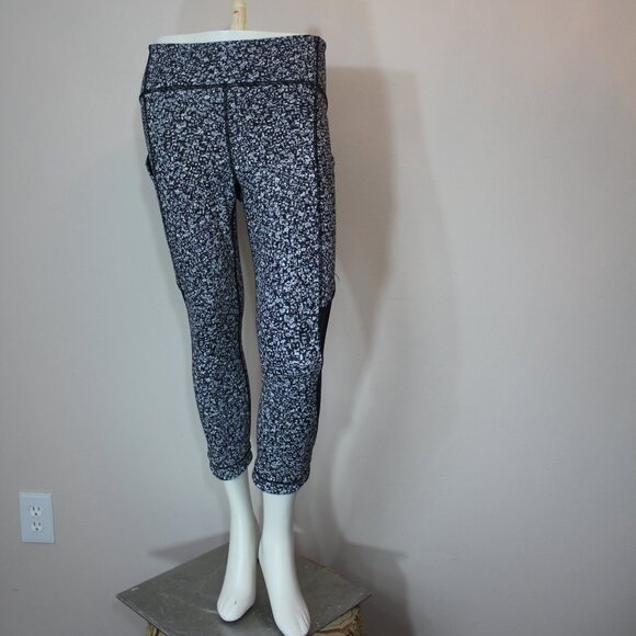 Lululemon Wunder Under  high-rise mesh panels black white crop leggings size 8 - Picture 3 of 8